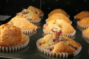 Valentin-napi meggyes muffin